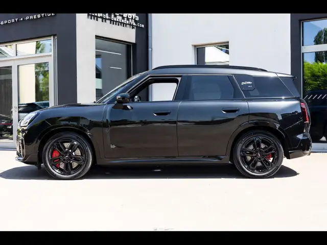 Mini Countryman view 2