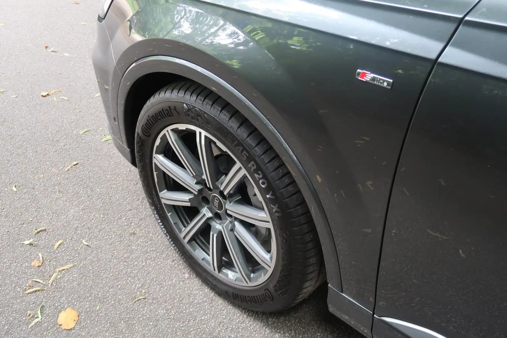Audi Q7 55 TFSI e quattro Pro Line S 360° Pano Stoelverkoe Grijs - 2