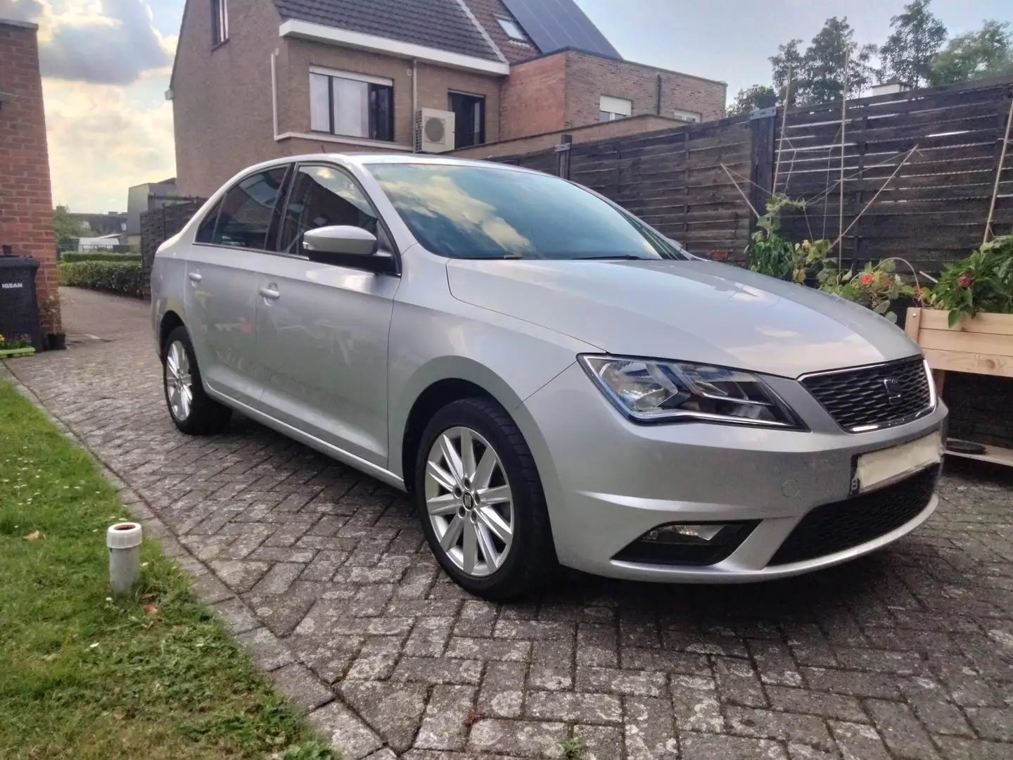 SEAT Toledo Toledo 1.0 TSI S Silber - 1