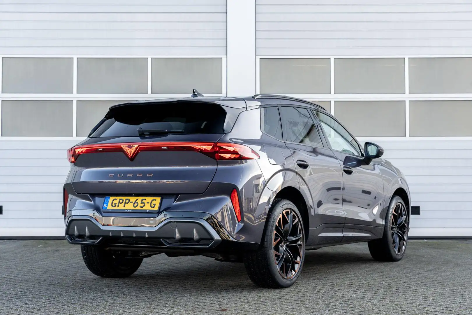 CUPRA Terramar 1.5 TSI 272pk e-Hybrid VZ Performance | Panoramada Fialová - 2