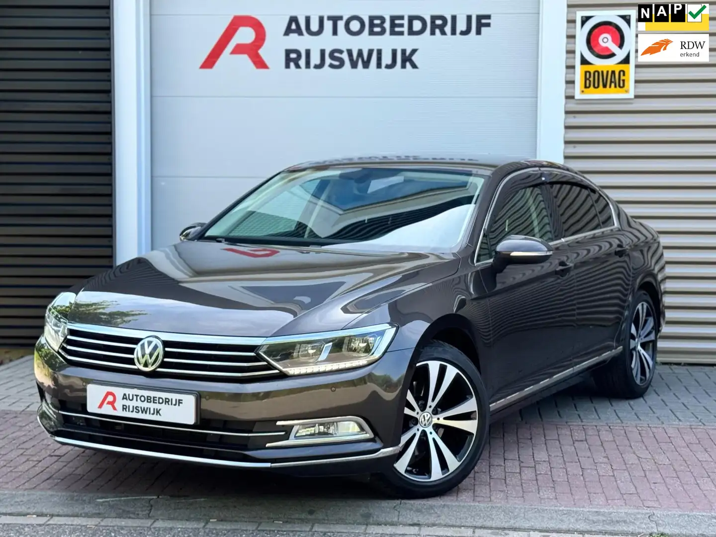 Volkswagen Passat 1.4 TSI Comfortline AppleCarPlay/Camera/Keyless Brun - 1
