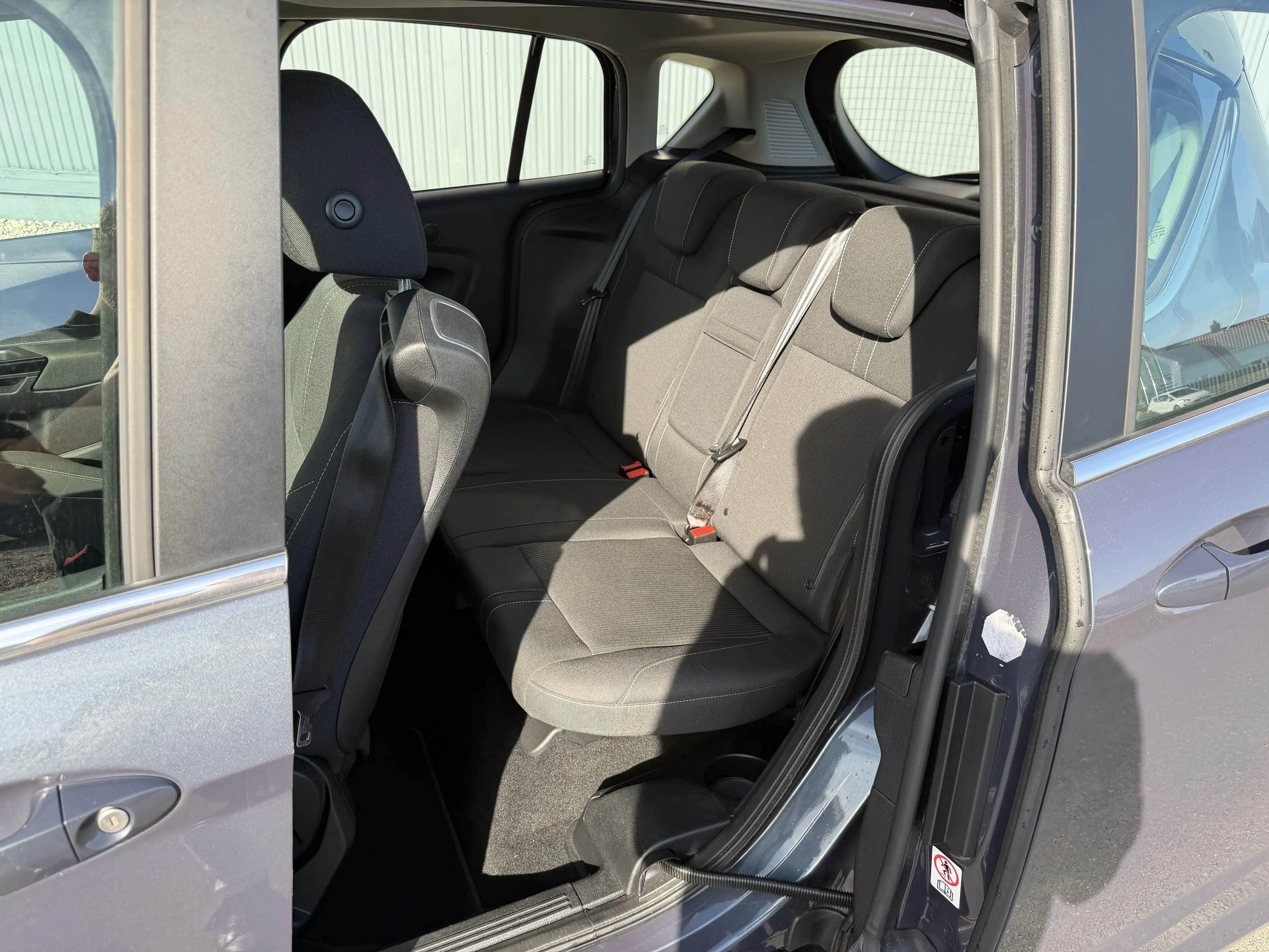 Ford B-Max Titanium 1,4 Benzin Sehr gepflegter Zustand **Garagenwagen, Rentnerfahrzeug** — photo 14