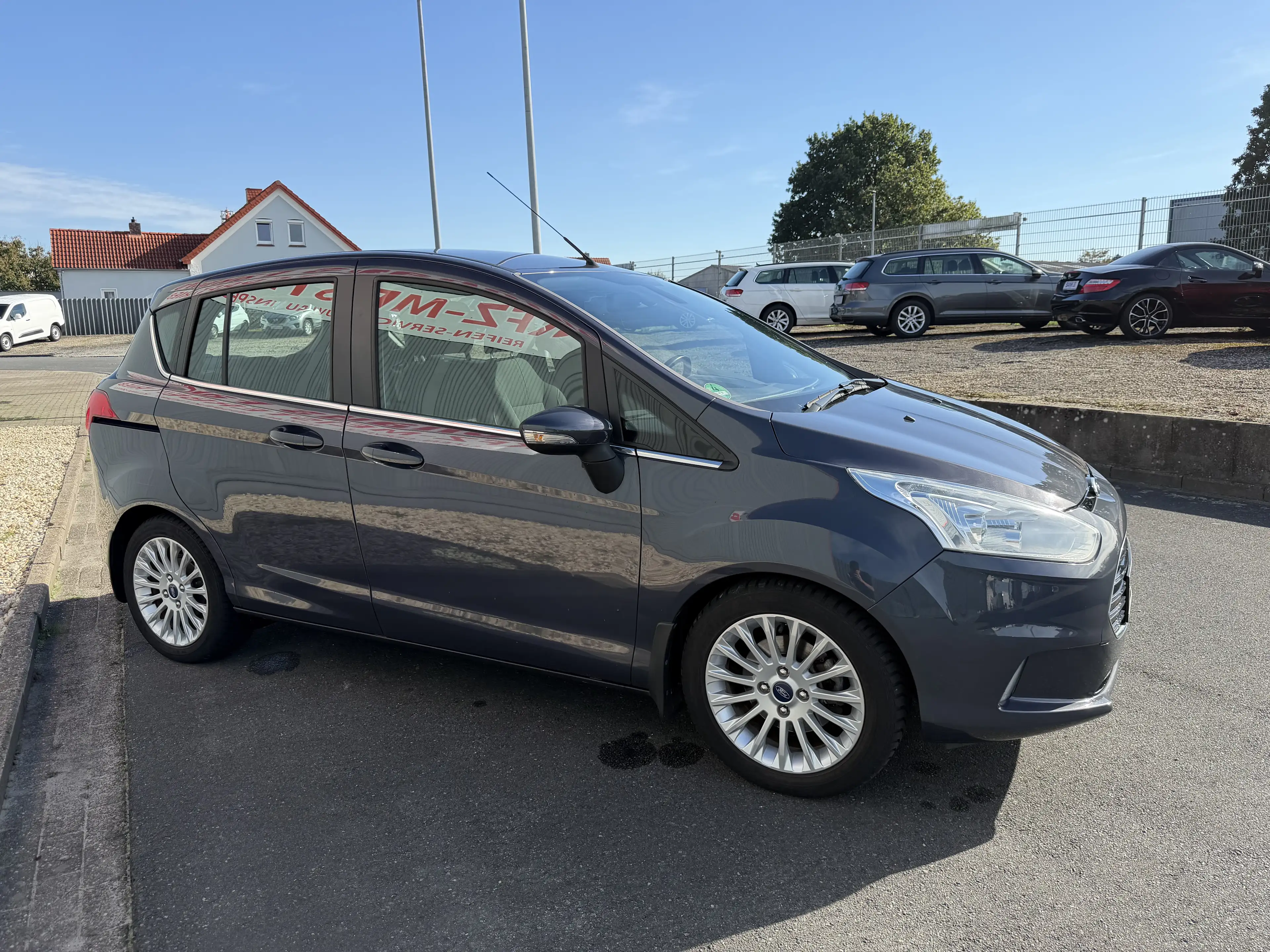 Ford B-Max Titanium 1,4 Benzin Sehr gepflegter Zustand **Garagenwagen, Rentnerfahrzeug** — photo 3
