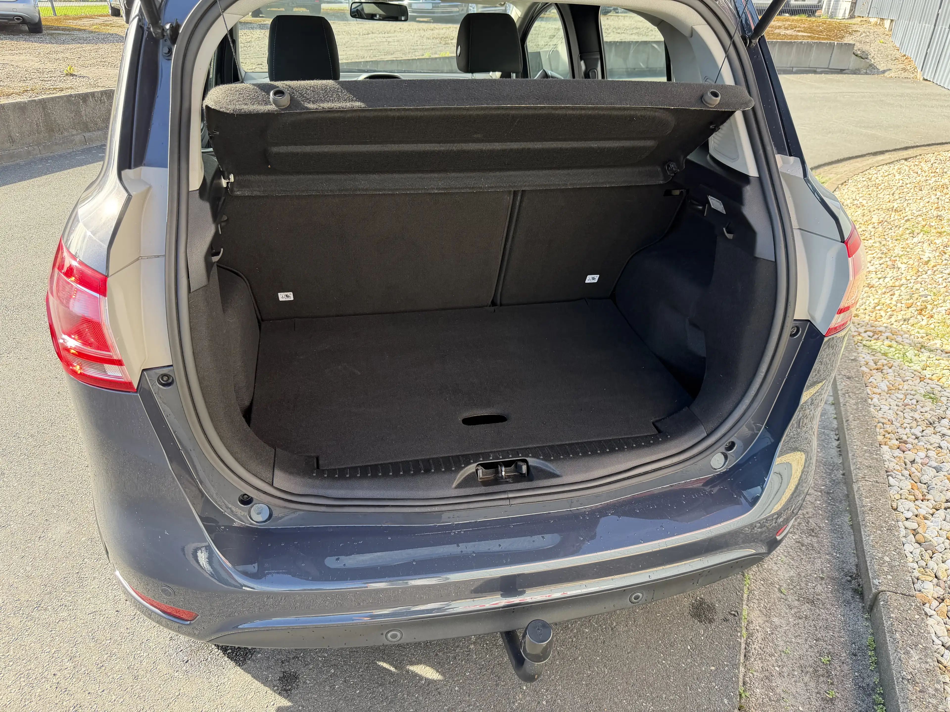 Ford B-Max Titanium 1,4 Benzin Sehr gepflegter Zustand **Garagenwagen, Rentnerfahrzeug** — photo 15