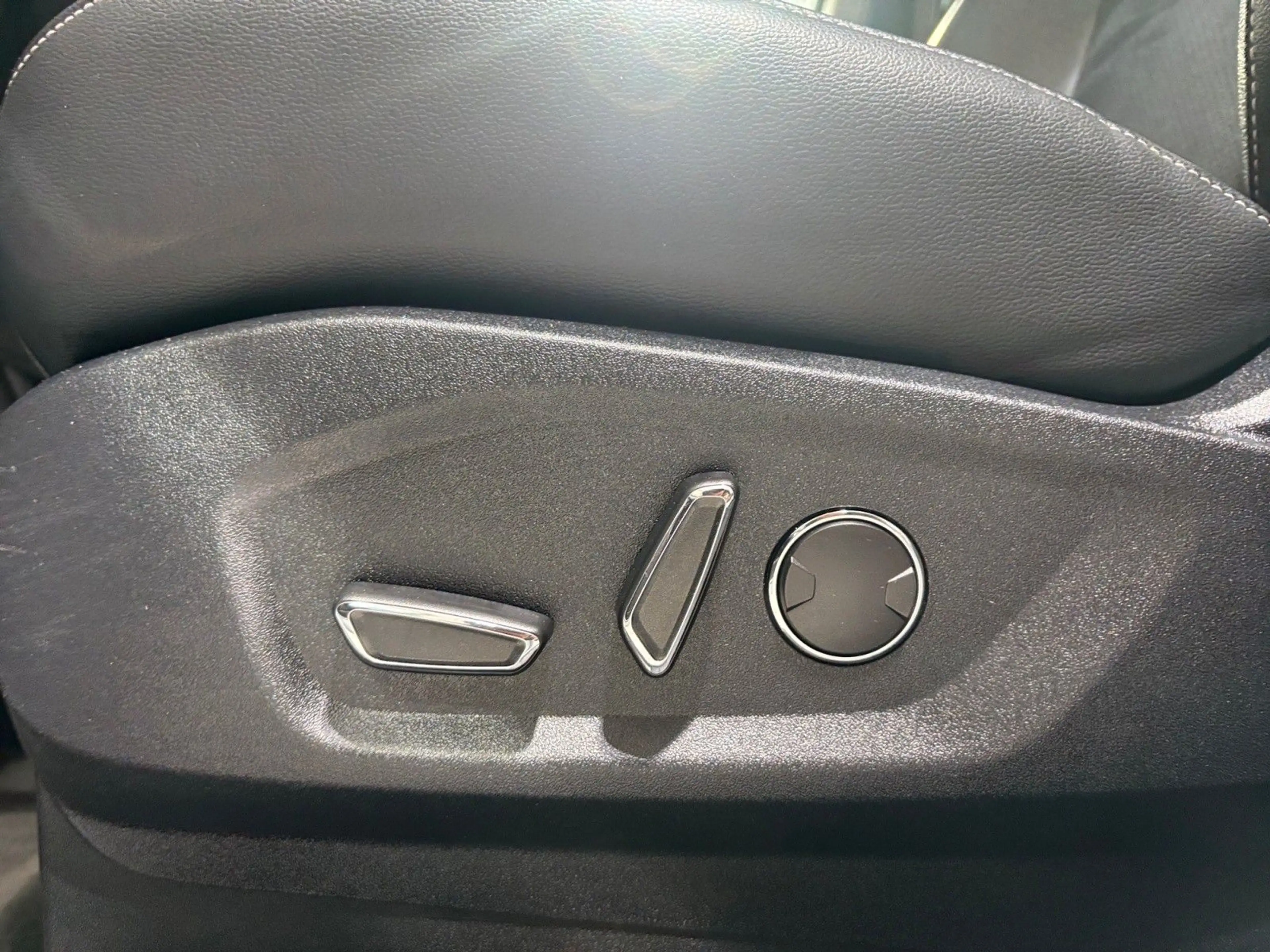 Ford S-Max S-MAX Titanium 7Sitz./LED/SZH/NAV/ACC/KAM — photo 20