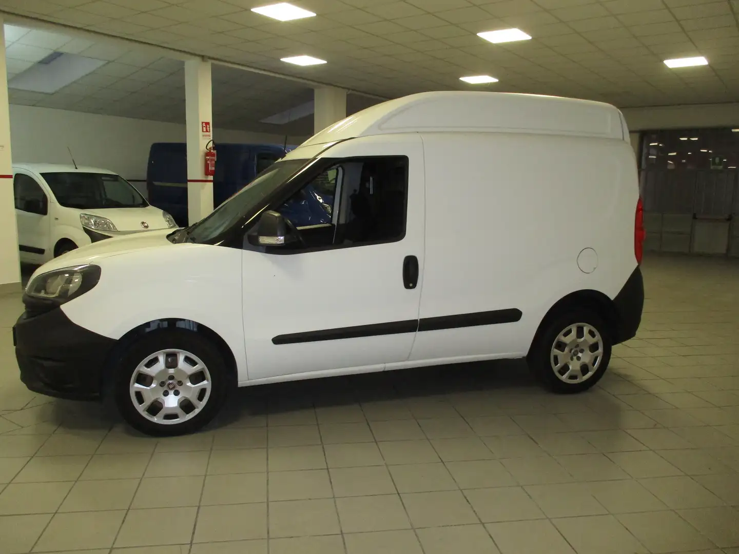 Fiat Doblo 1.4 T-JET NAT/POWER-L2H3-E6D-DISTR FATTA-PERFETTO Blanc - 2