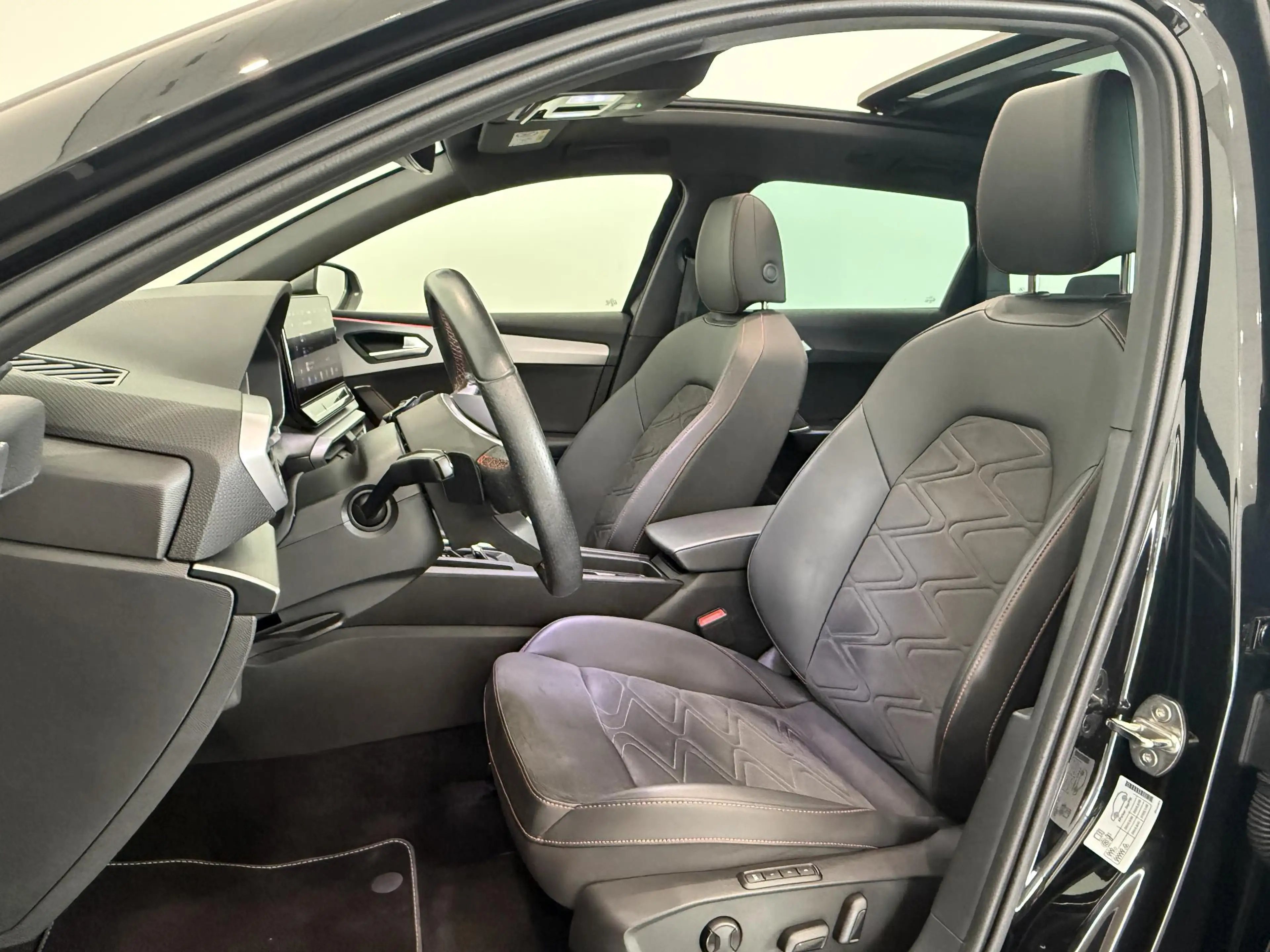 SEAT Leon e-Hybrid Sportstourer 1.4 TSI eHybrid PHEV FR Business Inte — photo 25
