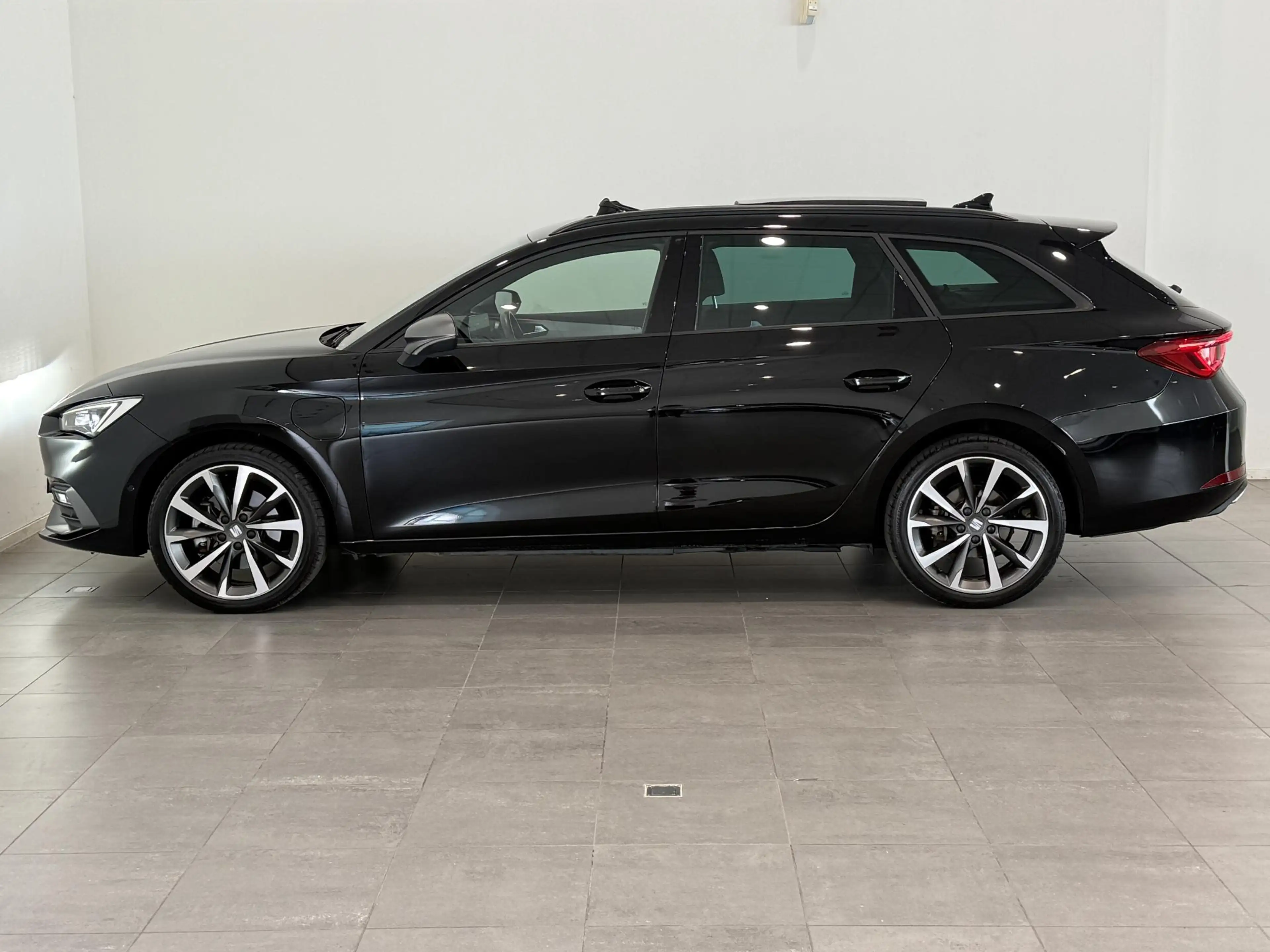 SEAT Leon e-Hybrid Sportstourer 1.4 TSI eHybrid PHEV FR Business Inte — photo 16