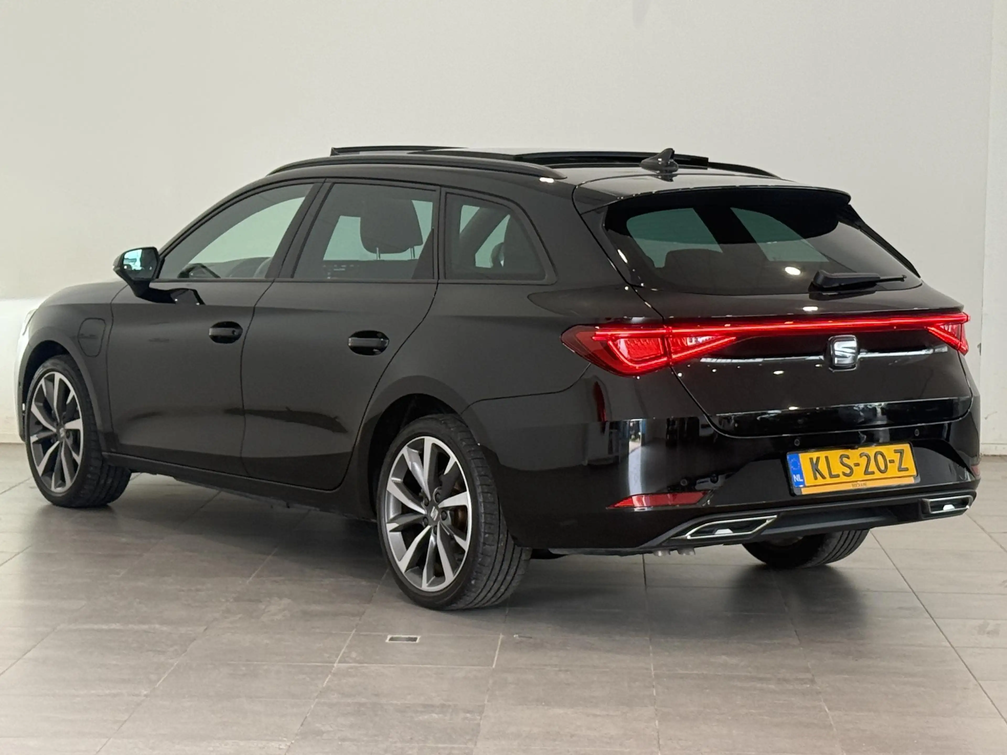 SEAT Leon e-Hybrid Sportstourer 1.4 TSI eHybrid PHEV FR Business Inte — photo 6