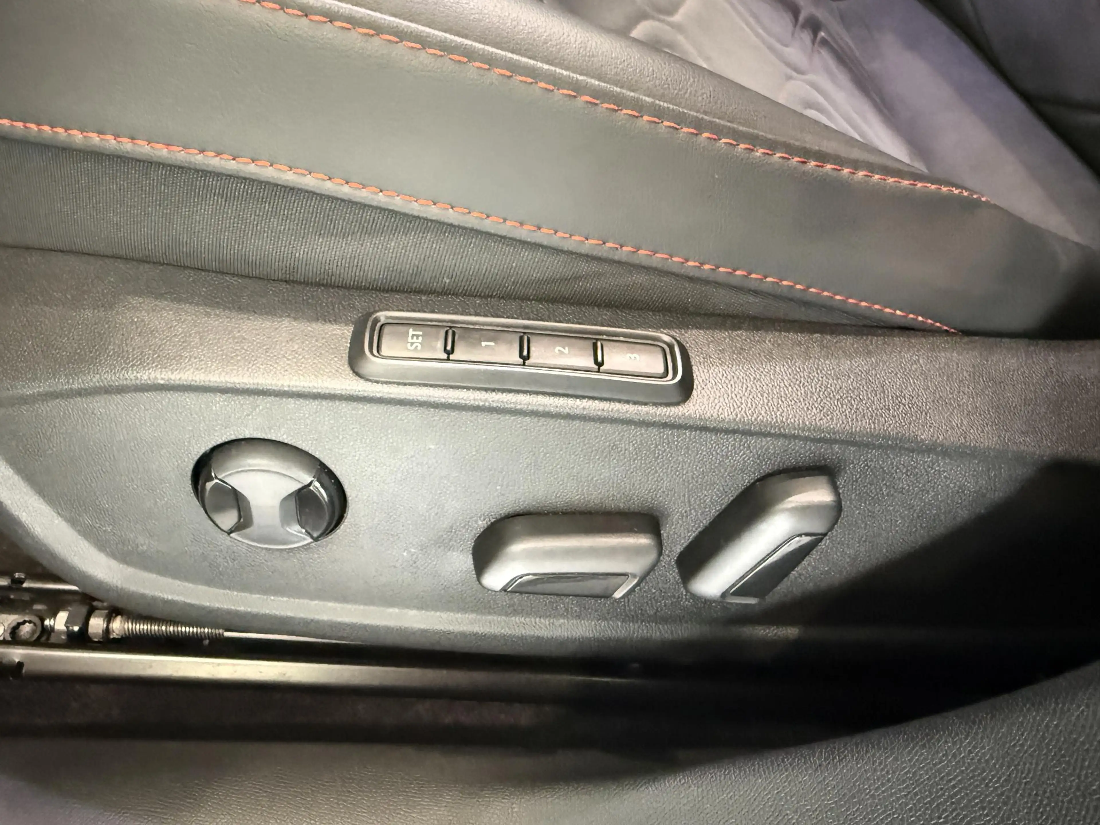 SEAT Leon e-Hybrid Sportstourer 1.4 TSI eHybrid PHEV FR Business Inte — photo 31