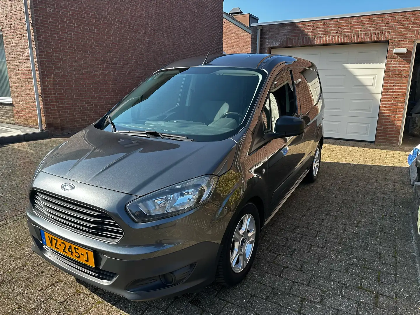 Ford Transit Courier Economy Edition 1.5 TDCI | LM Velgen | Cruise Silber - 1