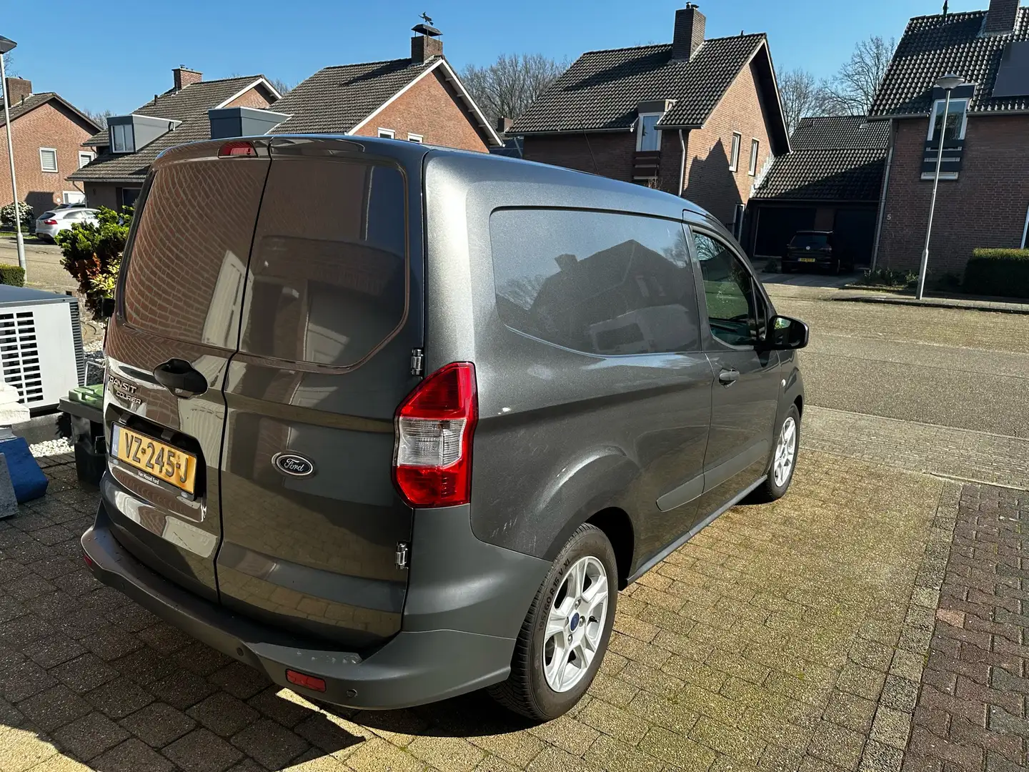 Ford Transit Courier Economy Edition 1.5 TDCI | LM Velgen | Cruise Silber - 2