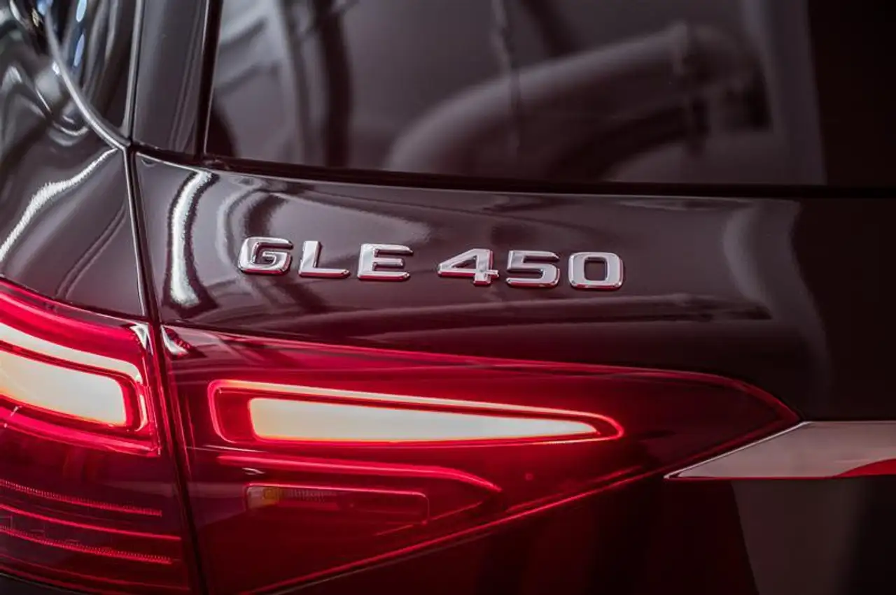 Mercedes-Benz GLE снимка Mercedes-Benz GLE