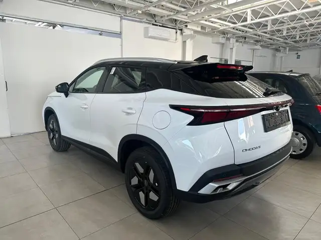 Omoda 5 view 3