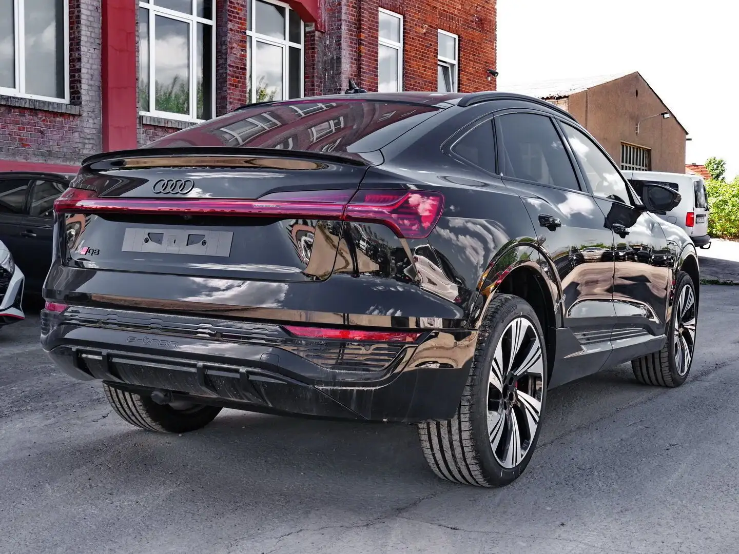 Audi Q8 e-tron Q8 Sportback S line 55 e-tron quattro 300 kW Noir - 2