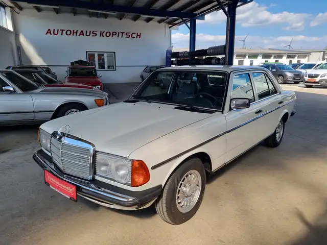 Mercedes-Benz 240 240D W123 - Topzustand!