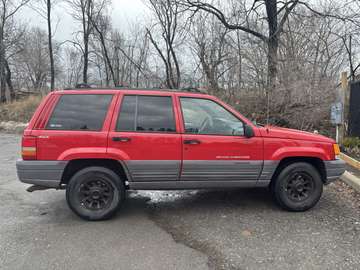 4dr Laredo 4WD