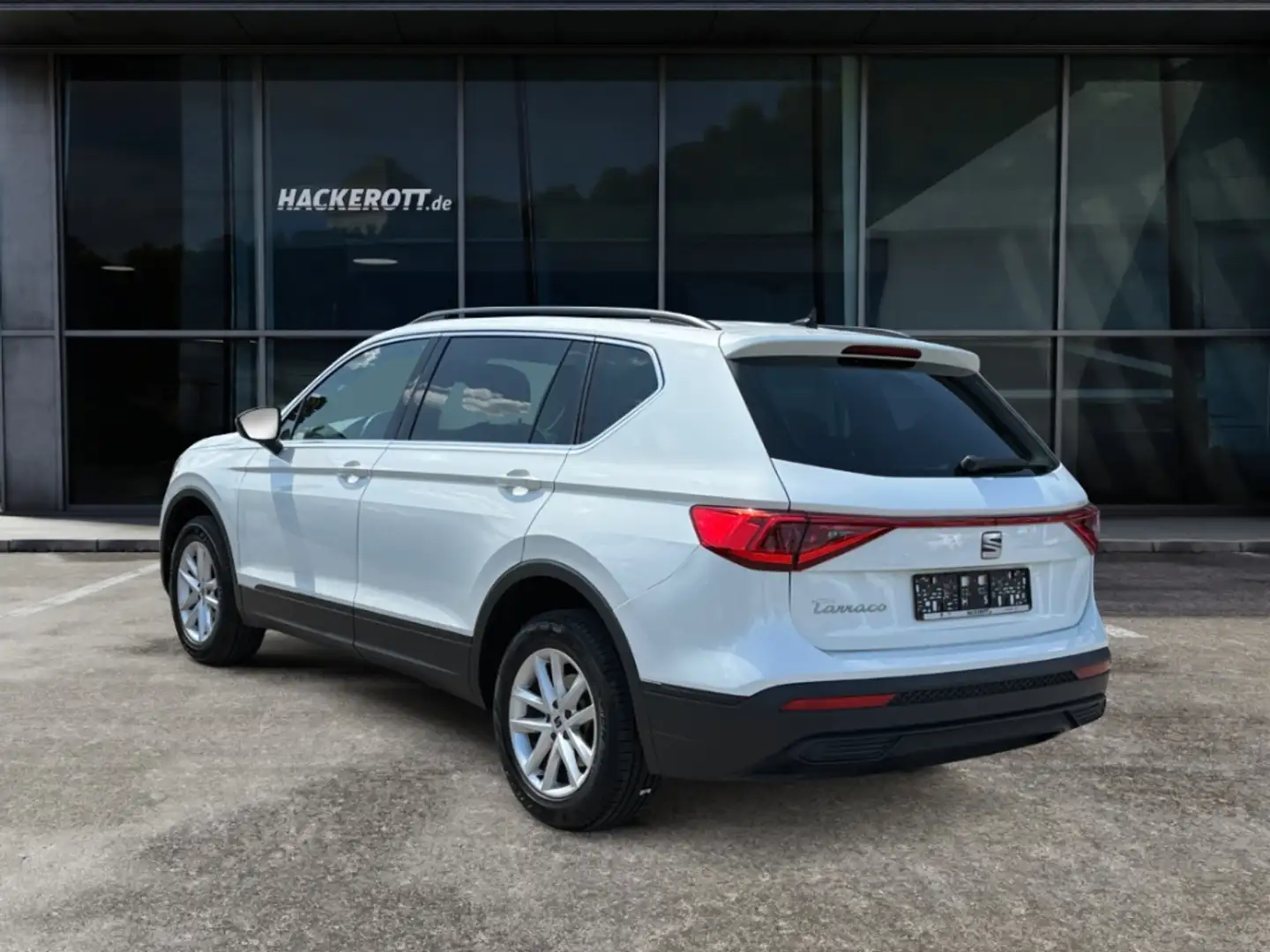 SEAT Tarraco Style 1.5 TSI ACT 7-Sitzer AHK Full Link Panorama Weiß - 2