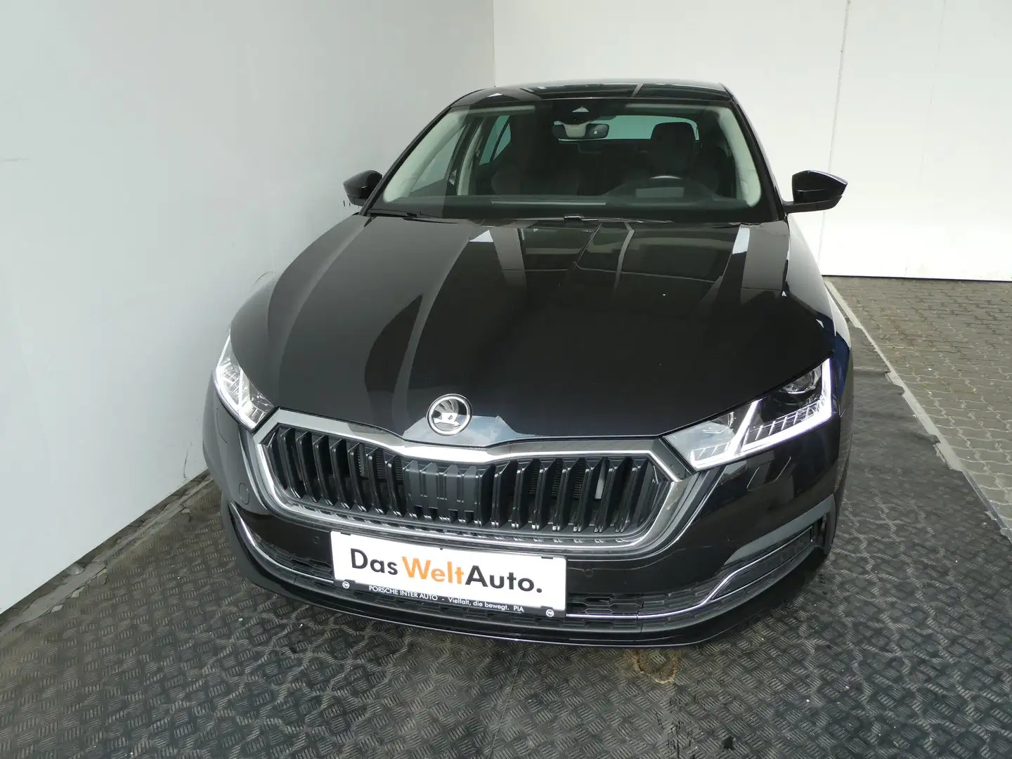 Skoda Octavia Premium TSI ACT Schwarz - 2