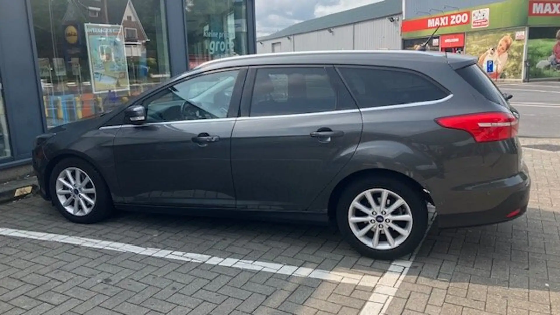 Ford Focus Business 1.5 EcoBoost 150pk TITANIUM automaat Gris - 1