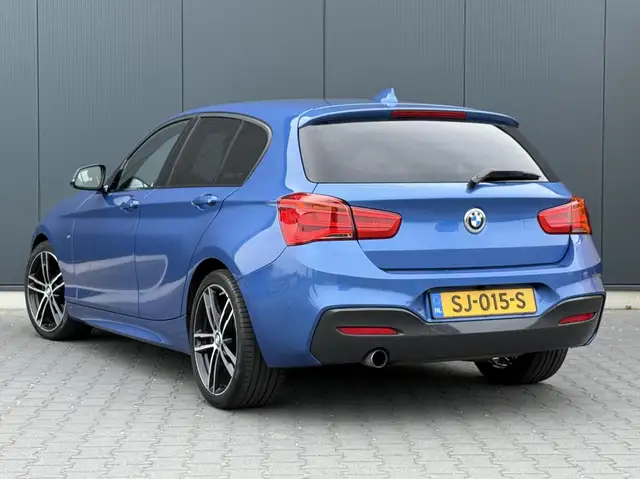 BMW 1 Series view 3