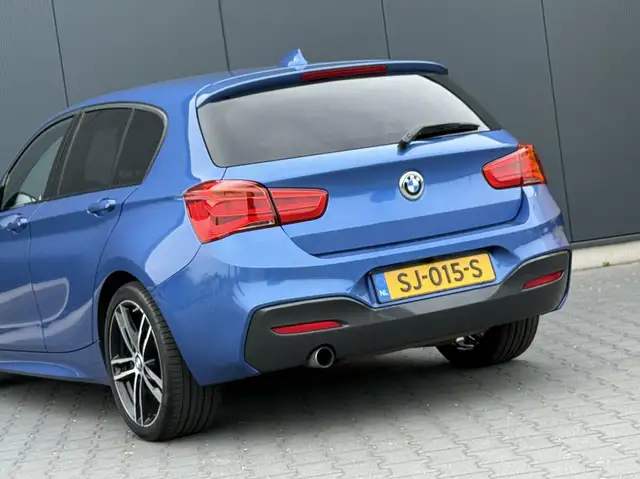 BMW 1 Series view 13