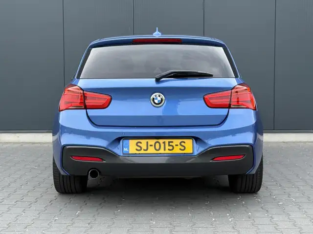 BMW 1 Series view 8