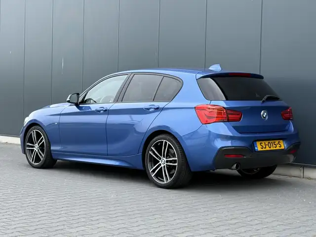 BMW 1 Series view 11