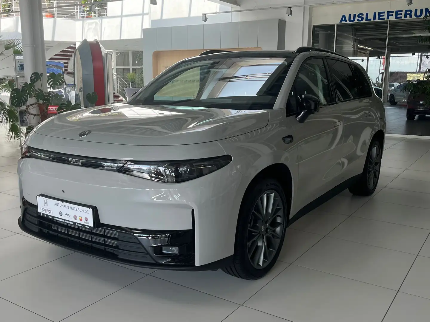 Leapmotor C10 1,5L 158 kW REEV Design Grau - 1