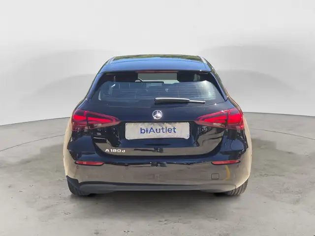 Mercedes-Benz A view 3
