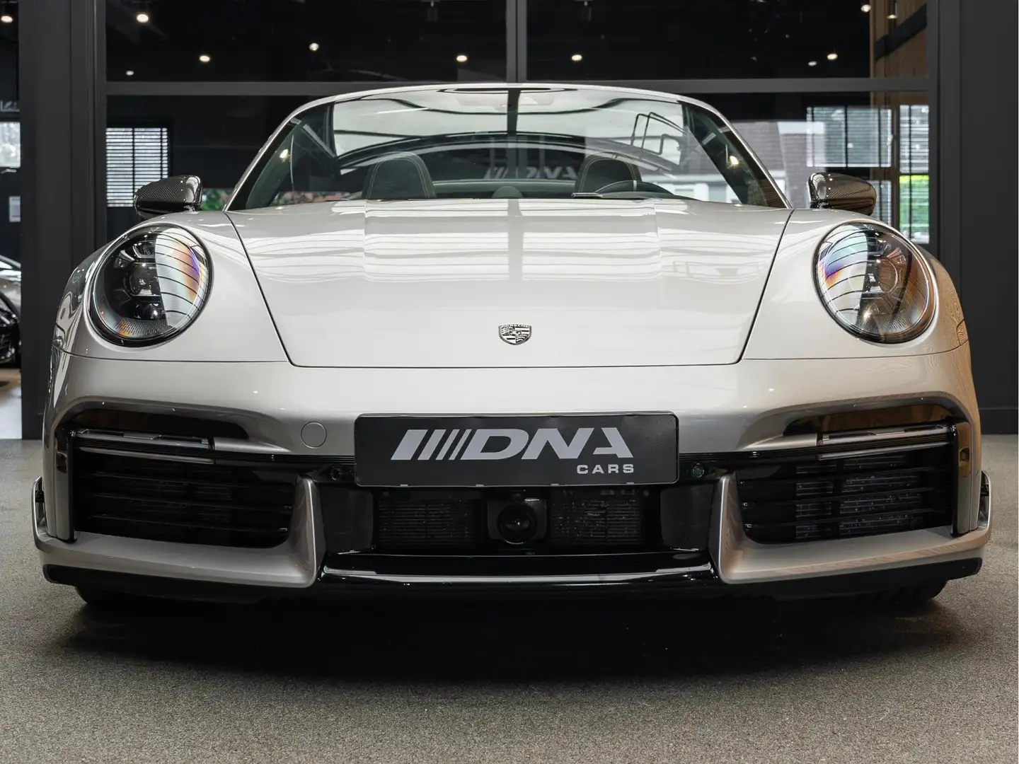 Porsche 992 992 Turbo S Cabrio Sport Package Akrapovic 911 3.8 Argent - 2