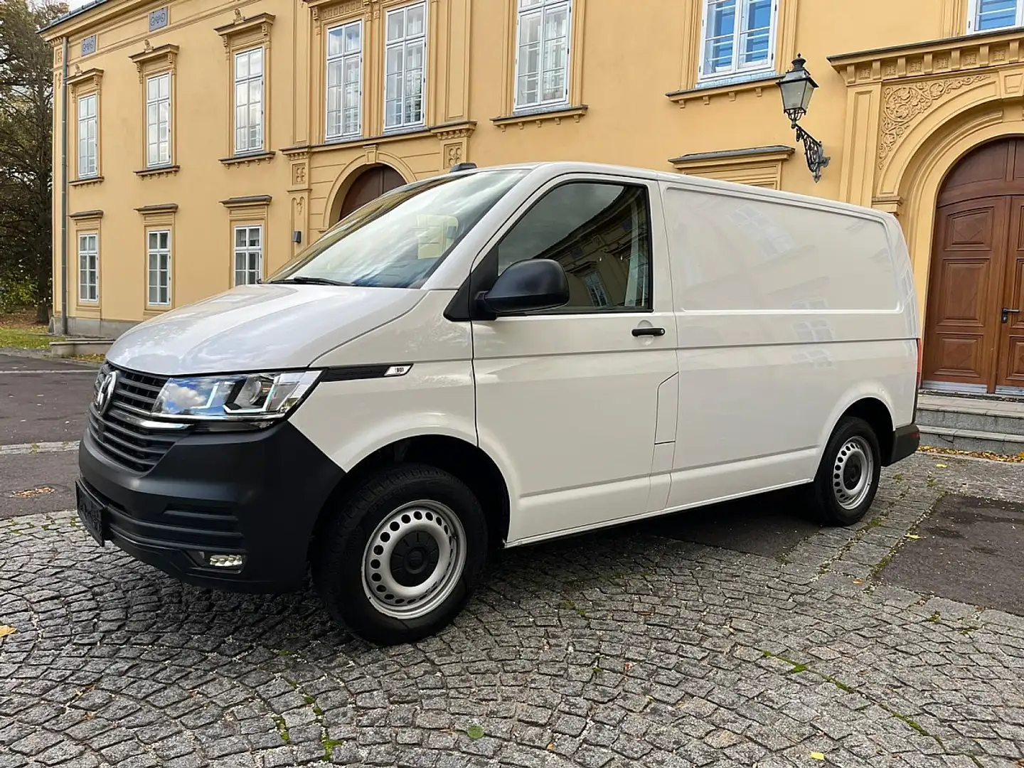 Volkswagen T6 Kombi KR 2,0 TDI *Klima, Rückfahrkamera, AHK, Tempoma... Weiß - 2
