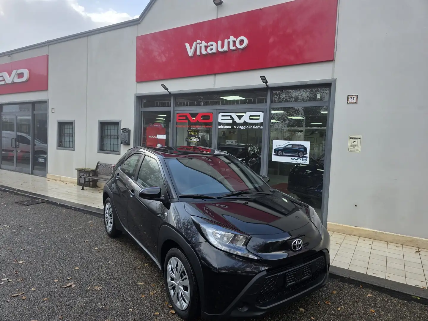 Toyota Aygo Aygo X 1.0 Active 72cv Nero - 2