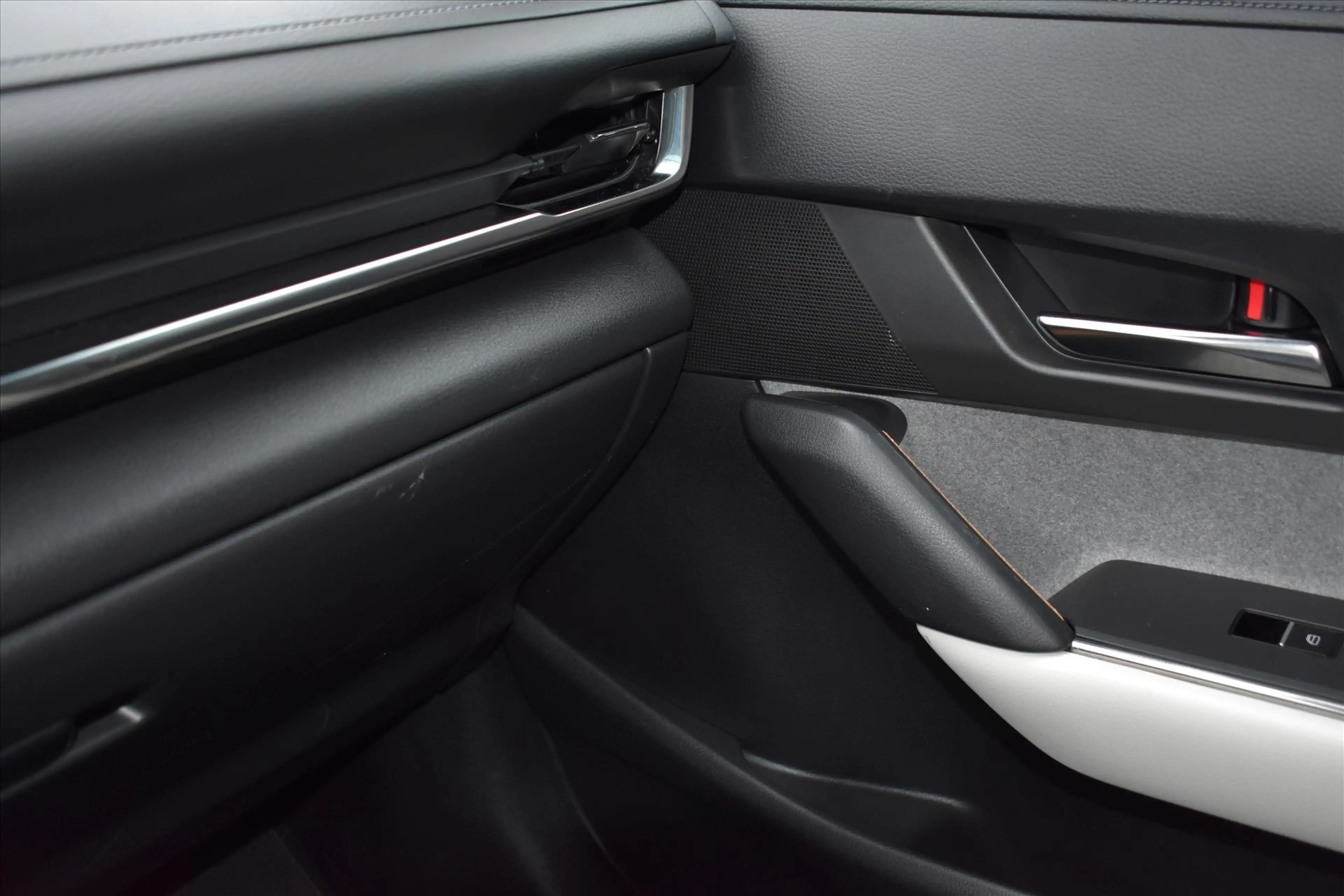 Mazda MX-30 E-SKYACTIV 145pk Aut First Edition 2Tone — photo 15