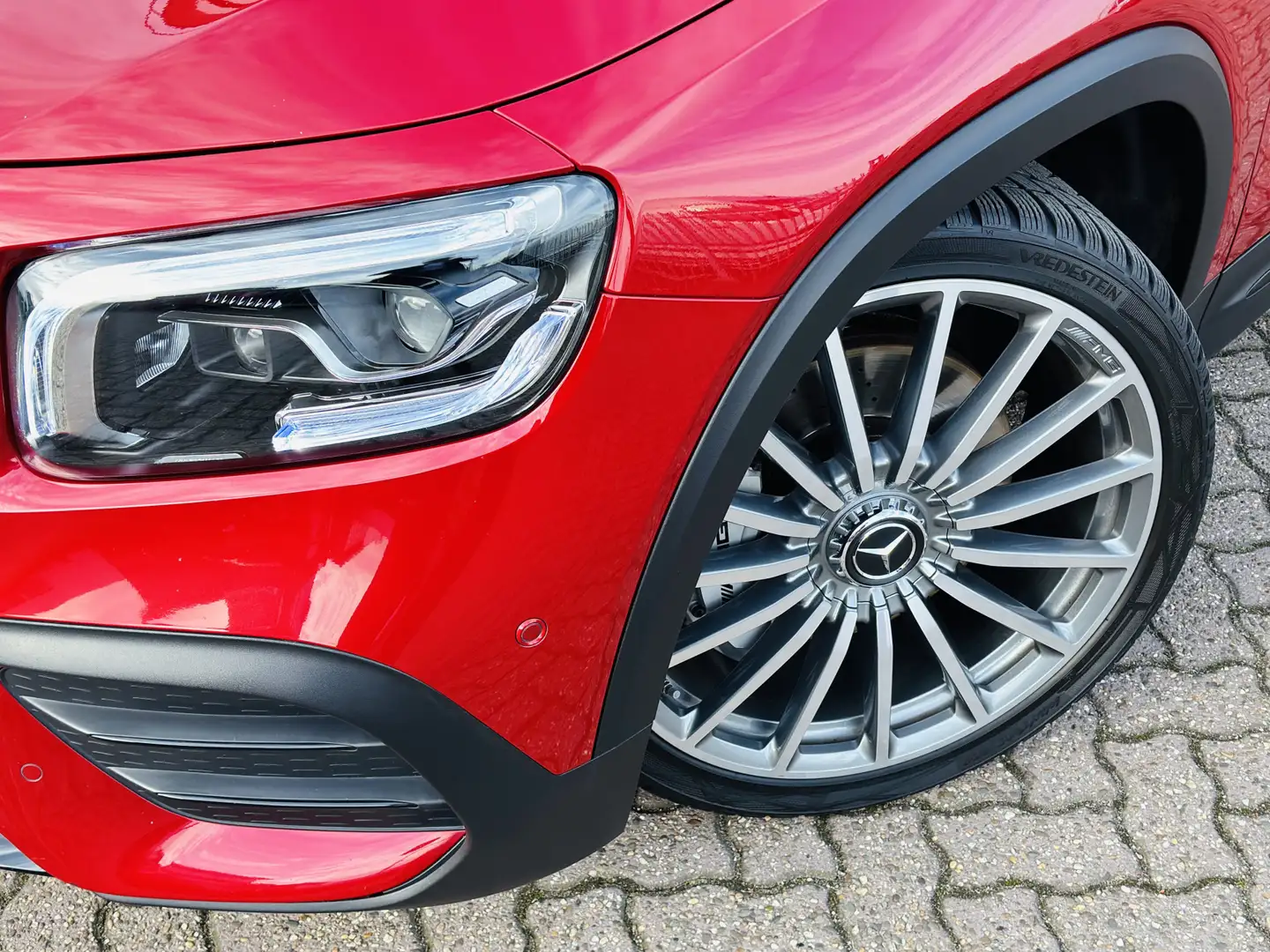 Mercedes-Benz GLB 35 AMG 4-Matic Premium Plus | Distronic | Memory pakket | Rouge - 2