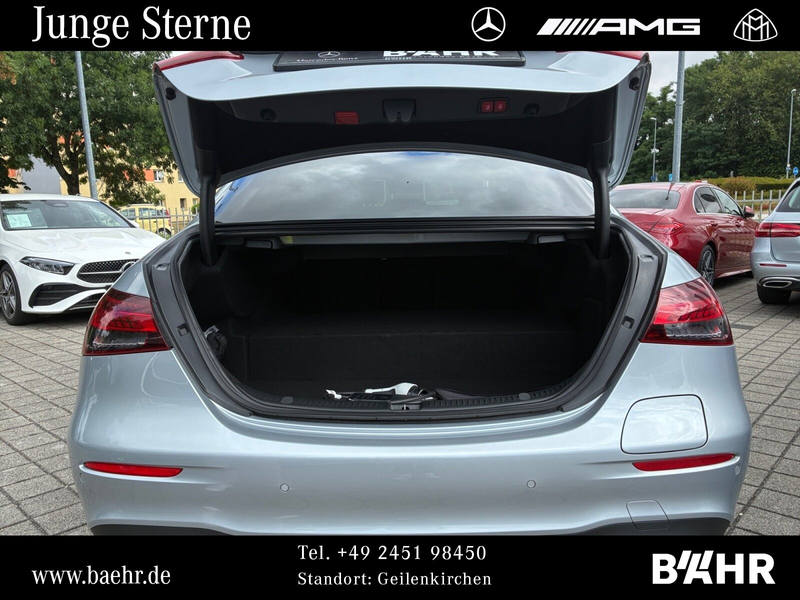 Mercedes-Benz E 300 E 300 de AMG+Night/MBUX/Multibeam/360°/LMR-18" — photo 15