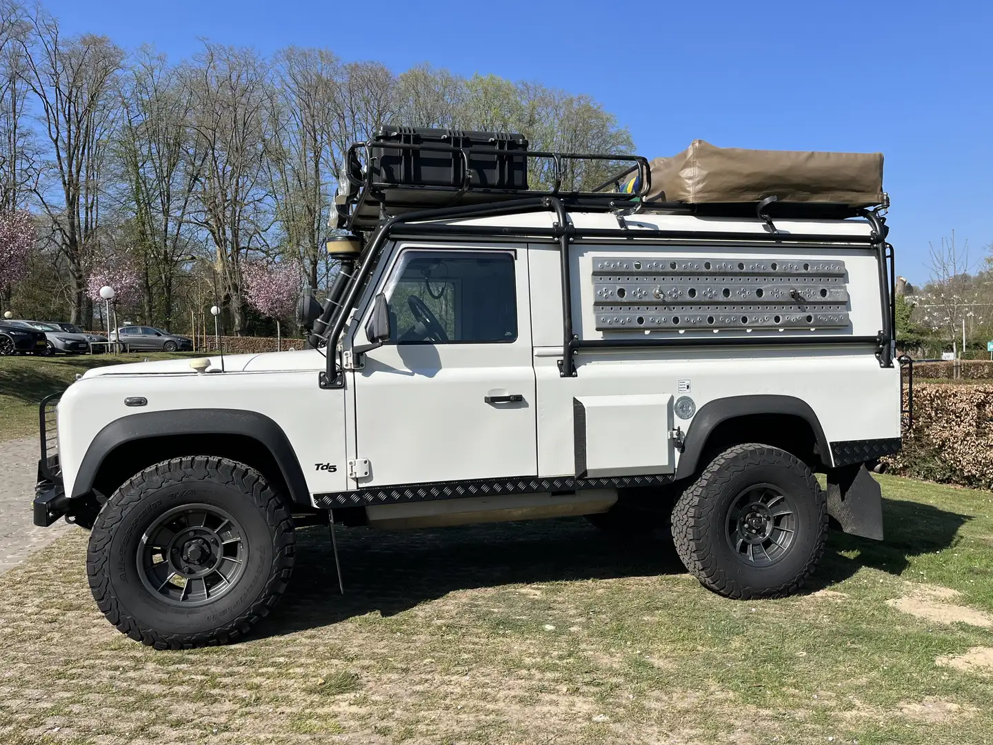 Land Rover Defender 110 TD5 SE Heavy Duty - 2