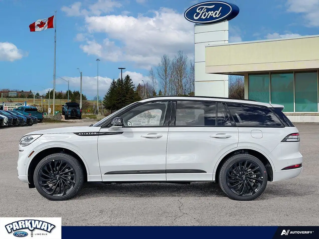 Lincoln Aviator снимка Lincoln Aviator