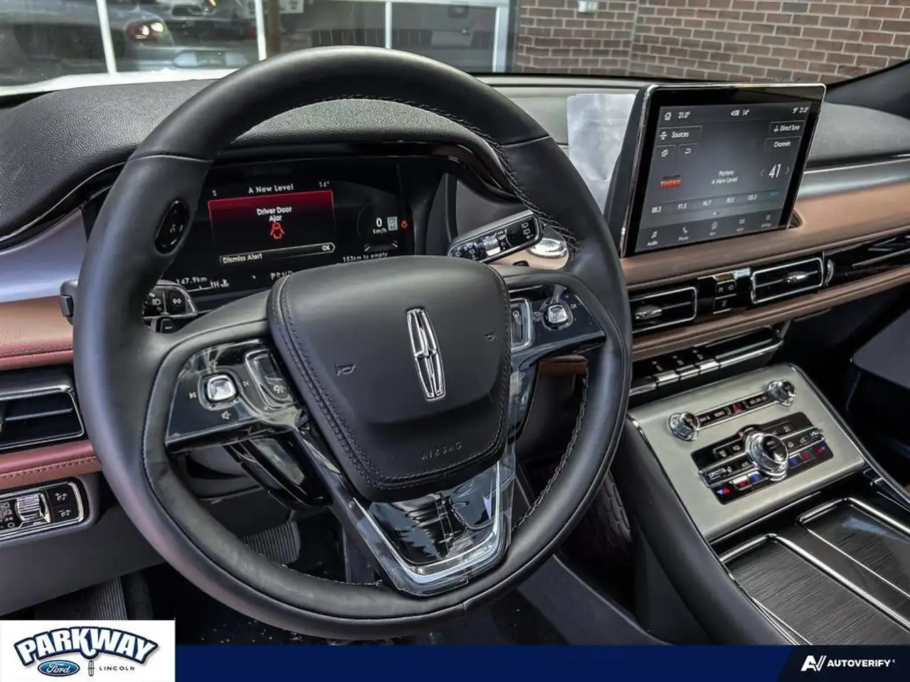 Lincoln Aviator снимка Lincoln Aviator
