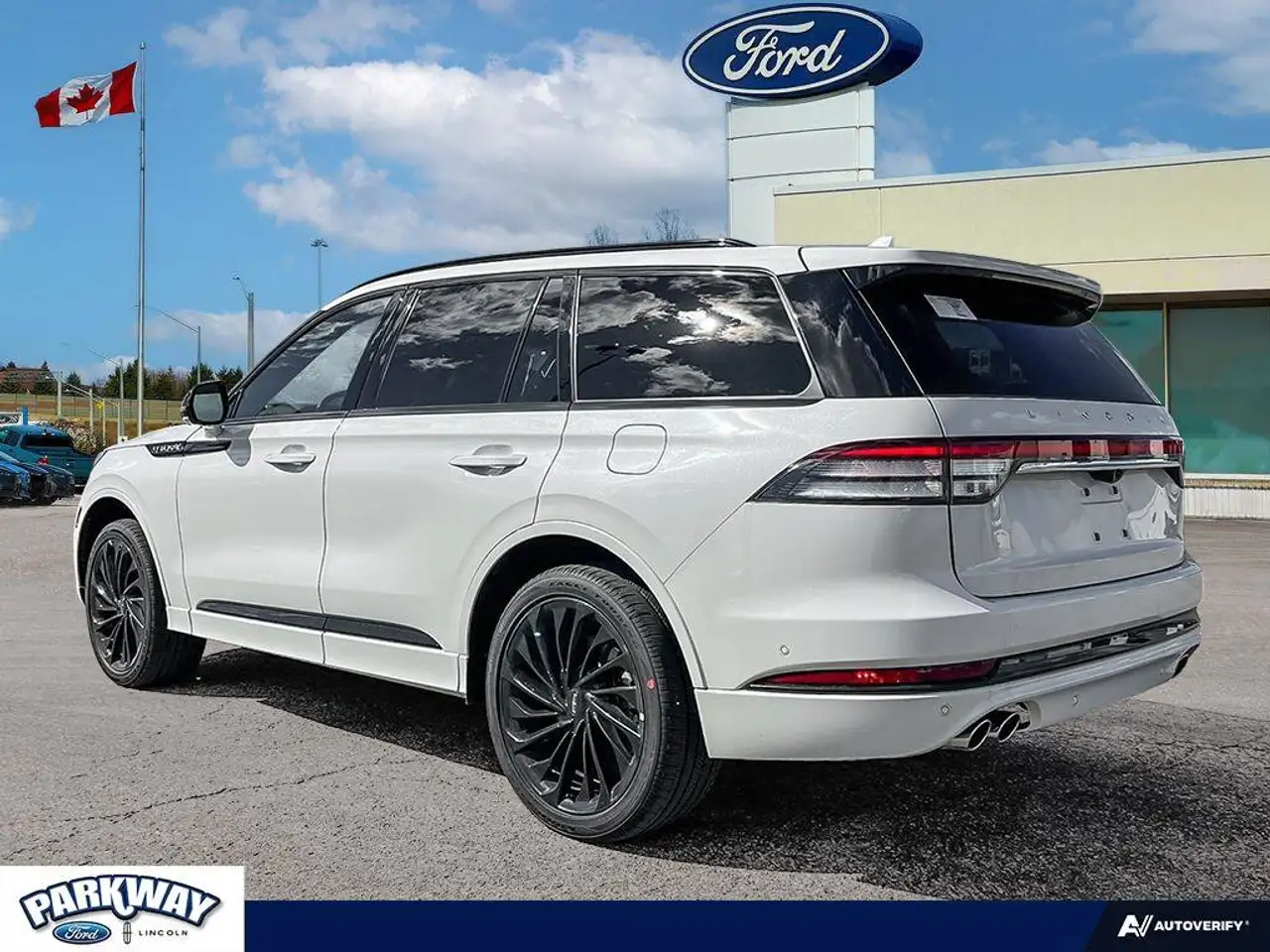 Lincoln Aviator снимка Lincoln Aviator