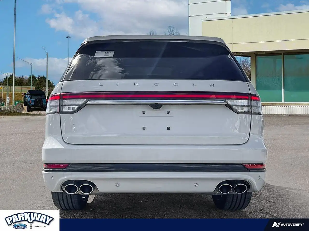Lincoln Aviator снимка Lincoln Aviator