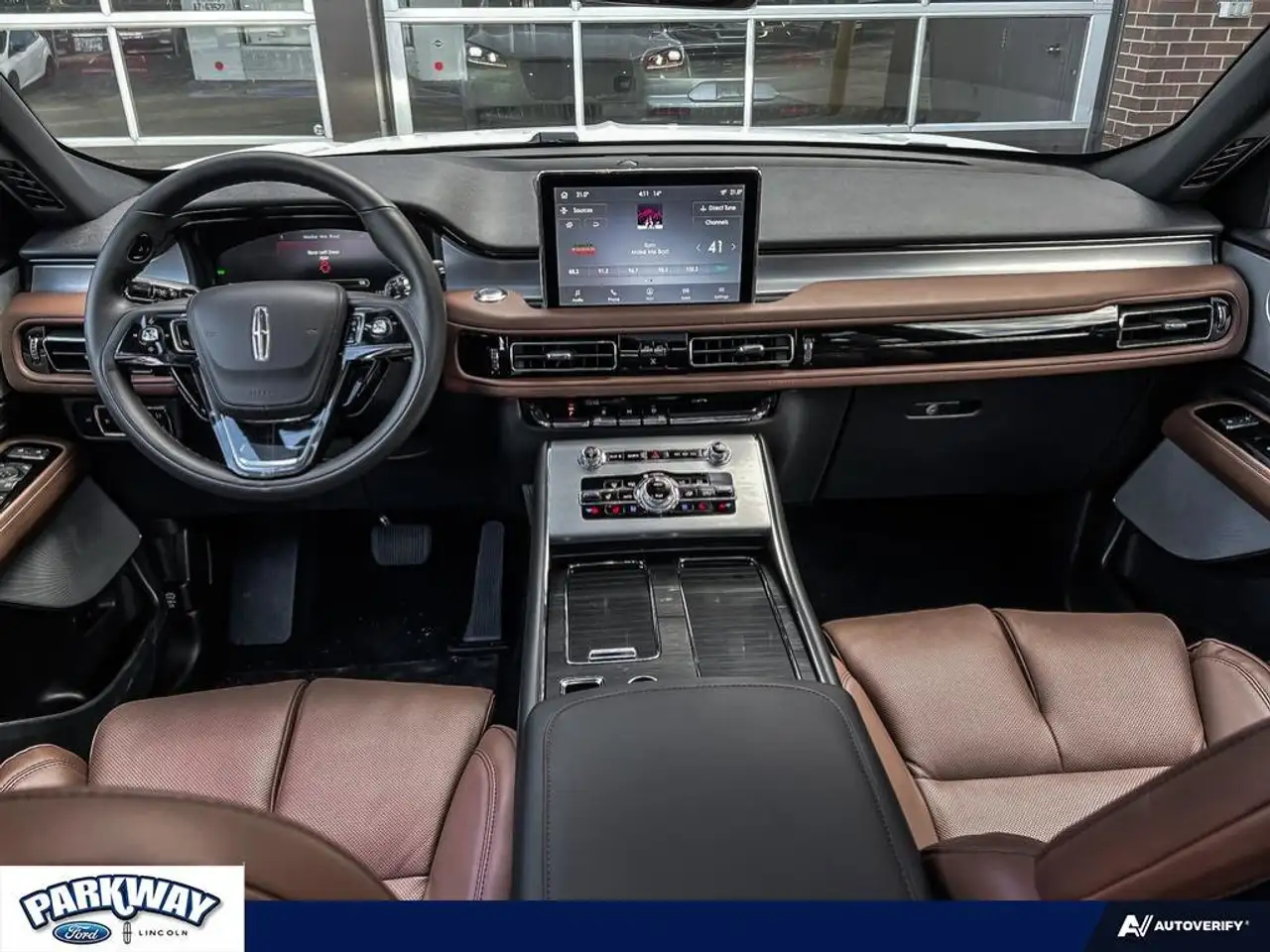 Lincoln Aviator снимка Lincoln Aviator