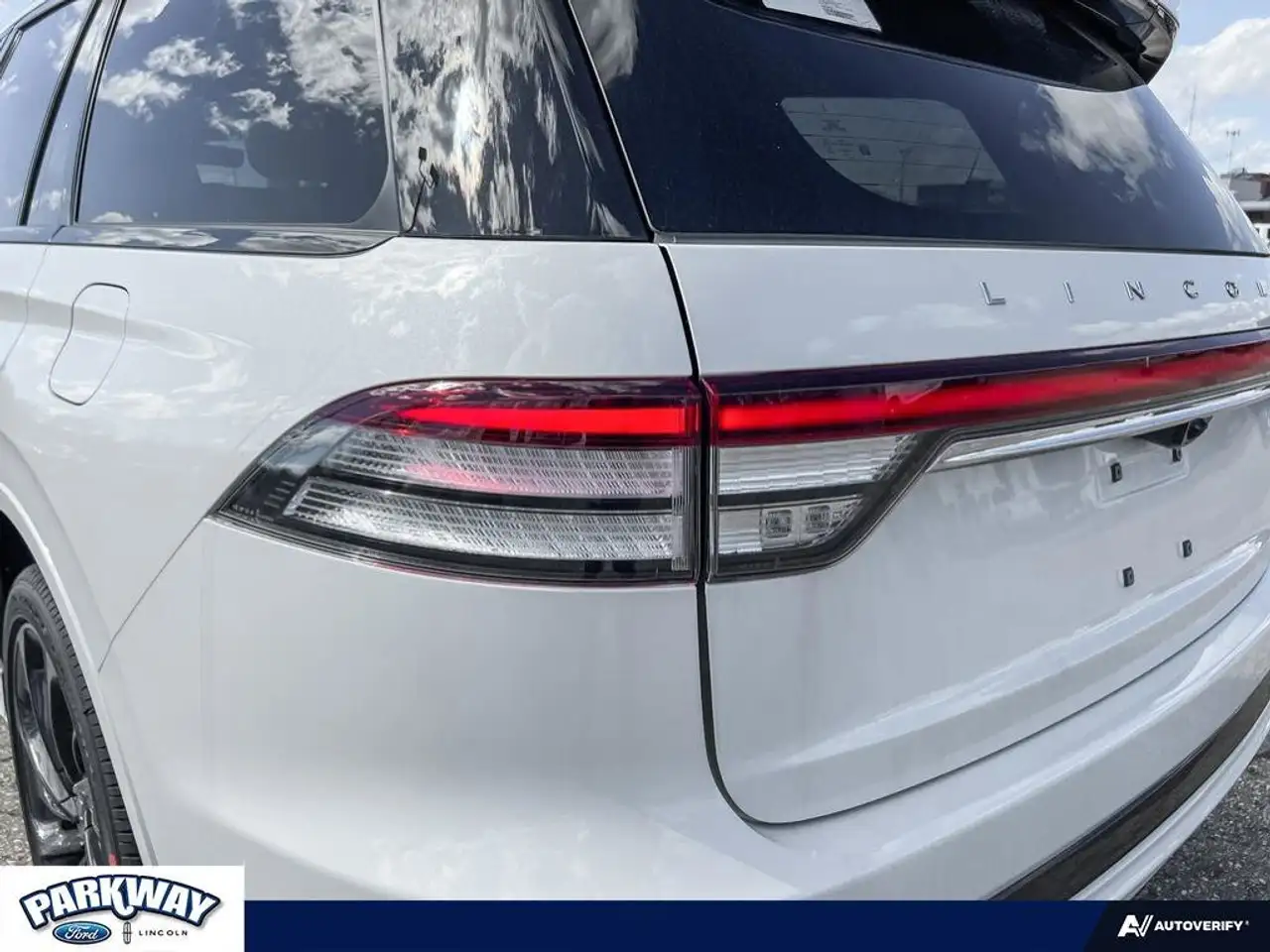 Lincoln Aviator снимка Lincoln Aviator