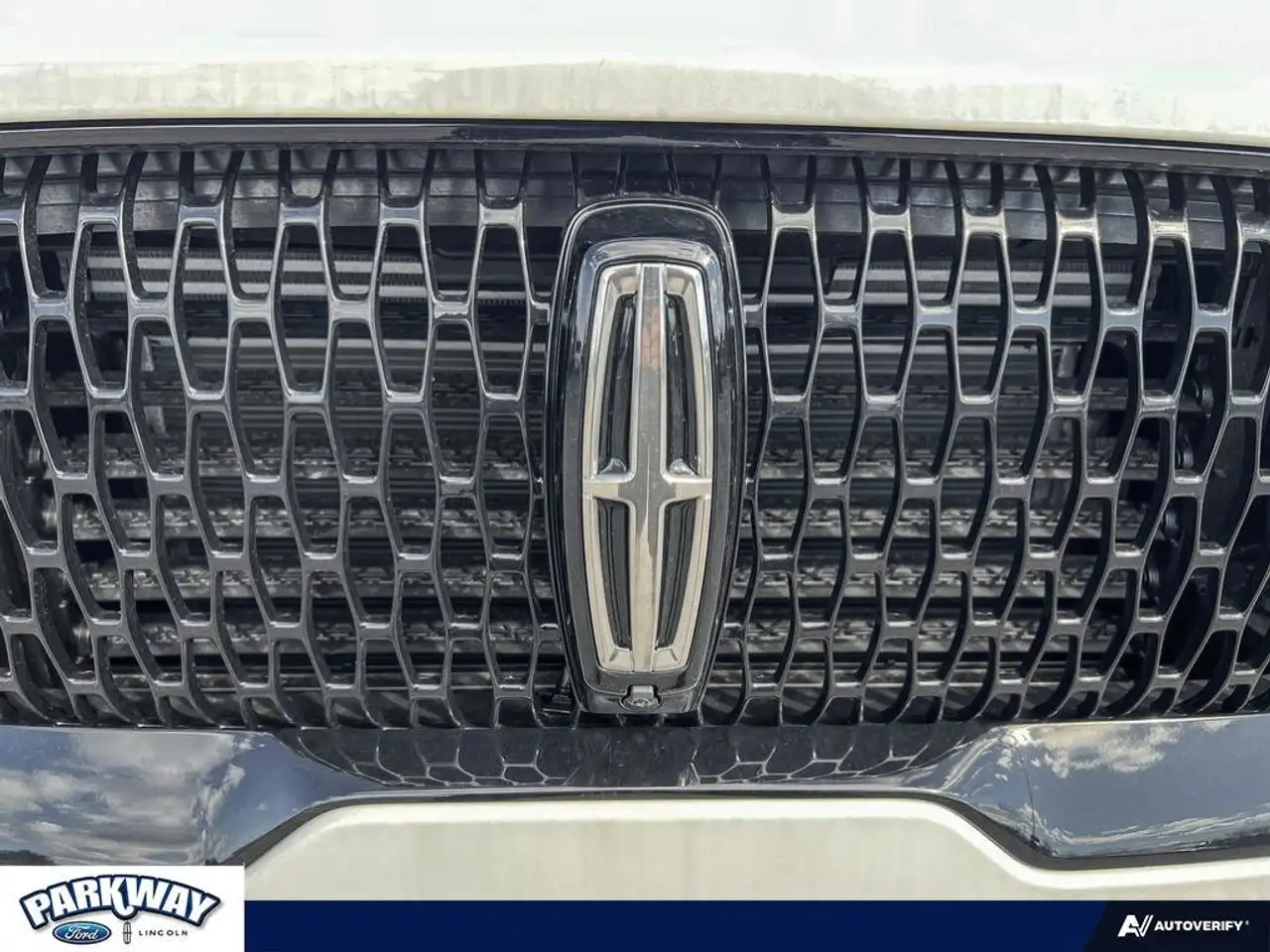 Lincoln Aviator снимка Lincoln Aviator