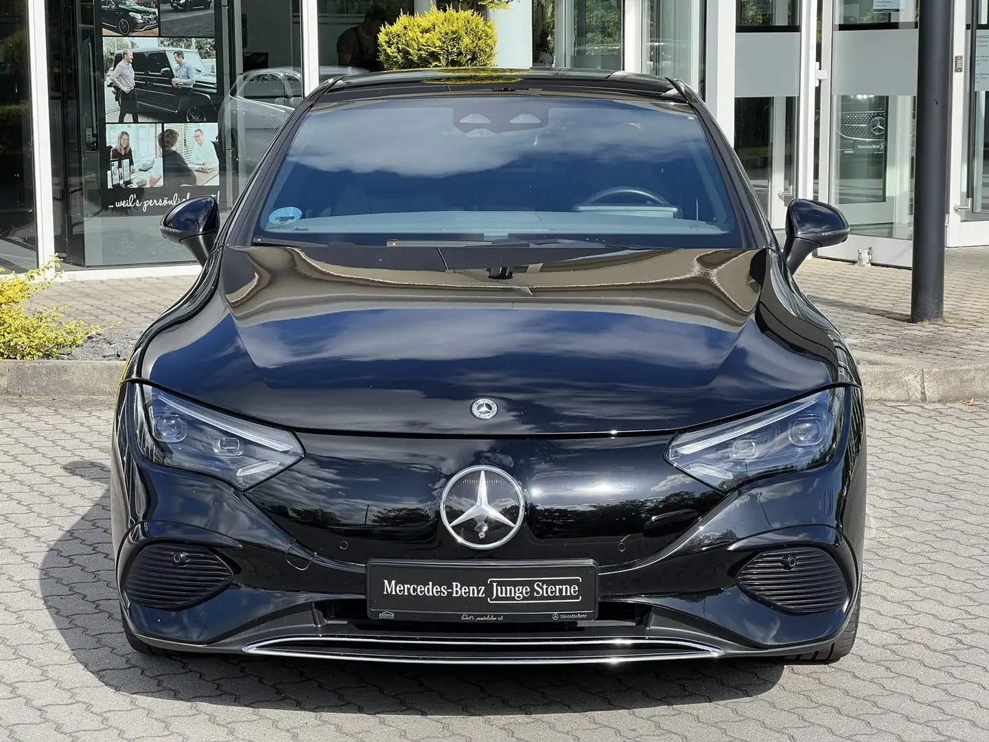 Mercedes-Benz EQE 300 Premium+Style Line+Pano+Memory+Sound+360 Чёрный - 2