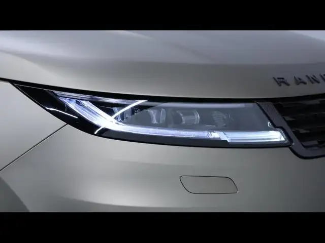 Land Rover Range Rover Sport view 9