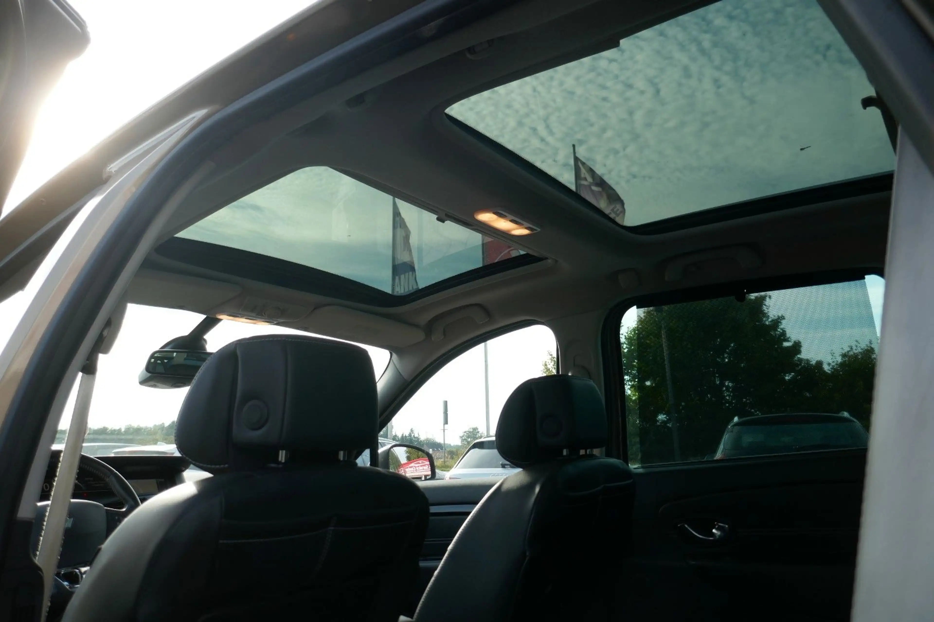 Renault Grand Scenic 2.0 DCI Bose Edition PANORAMA — photo 13