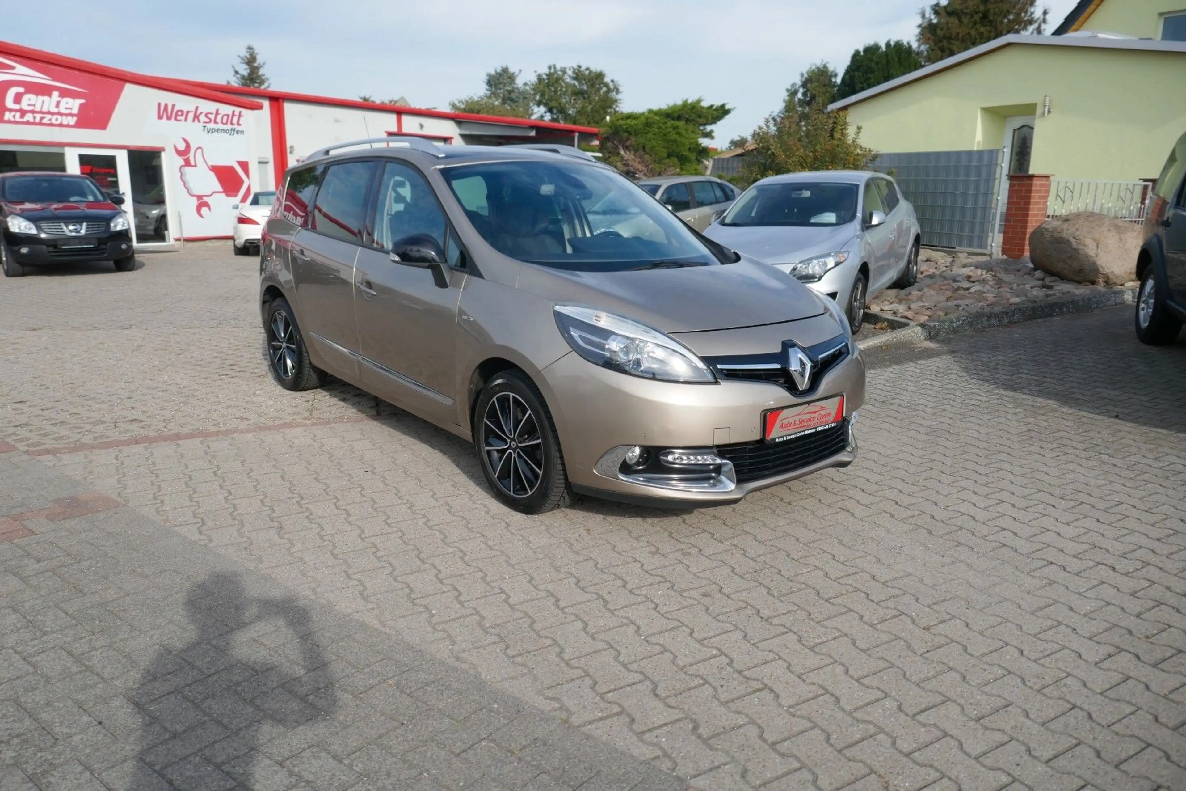 Renault Grand Scenic 2.0 DCI Bose Edition PANORAMA — photo 3