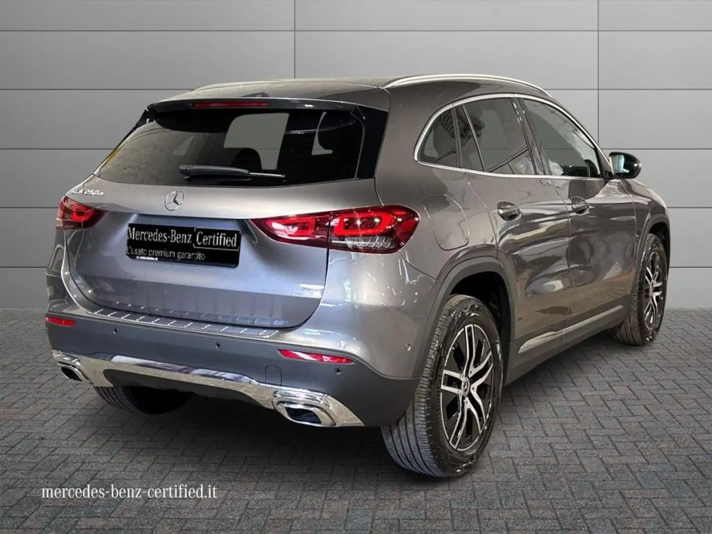 Mercedes-Benz GLA 250 e hybrid EQ Sport Plus Grigio - 2