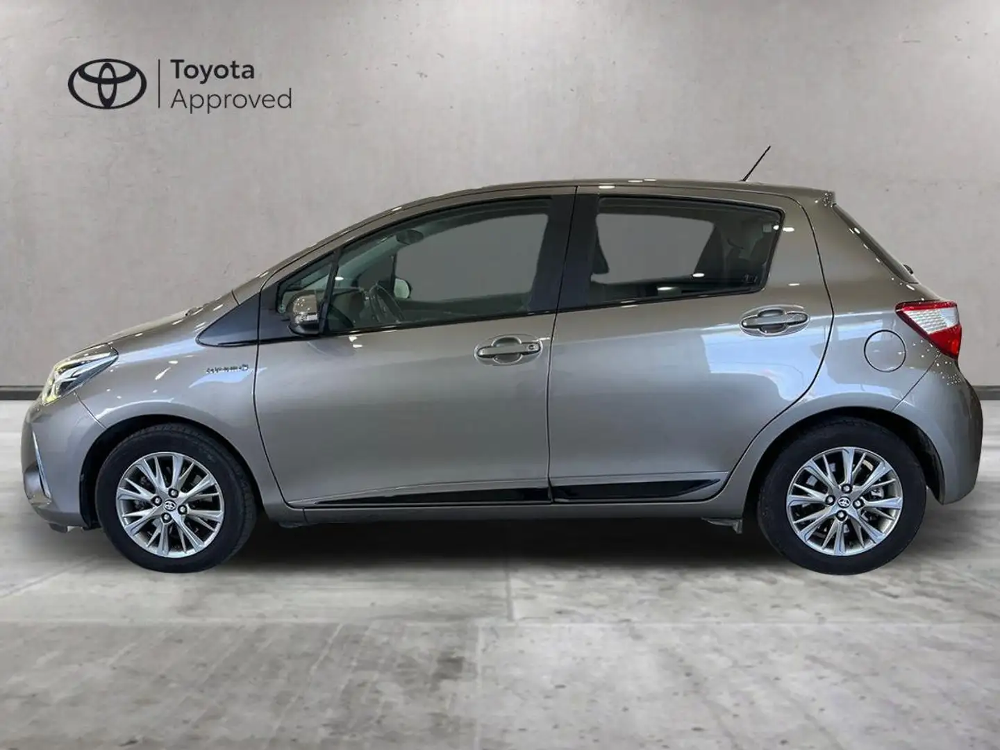 Toyota Yaris Yaris 5p 1.5h Active Bronze - 2